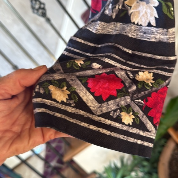 Diane Von Fürstenberg ladies 100% silk pullover, crewneck dress size 4 - Picture 11 of 11